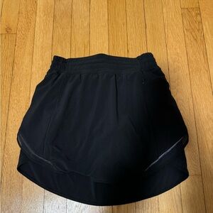 Lululemon black hotty hot high rise skirt